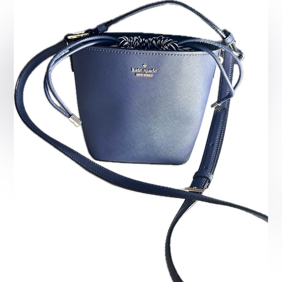 Kate Spade Cameron Street Pippa Bucket Handbag Crossbody Navy Blue Leather Small - Picture 3 of 11